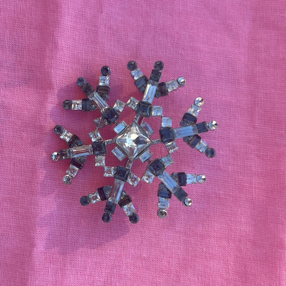 Vintage Snowflake Brooch